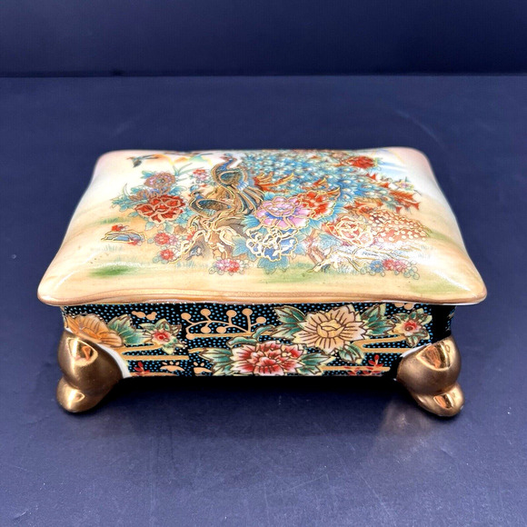 Vintage Chinese Porcelain Rectangle Footed Covered Trinket Box Made in China - Picture 1 of 7